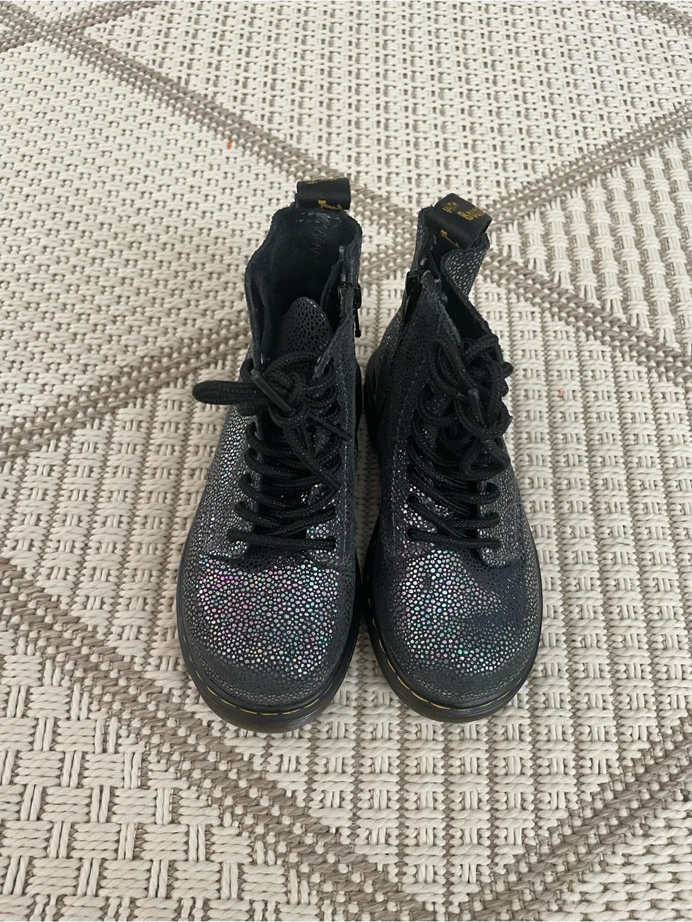 Dr. Martens 1460 Pascal Iridescent Lace Up Boots Youth Girls Size 9 New